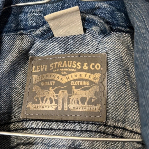 light wash Levi Strauss & Co denim jacket size small - Picture 3 of 5